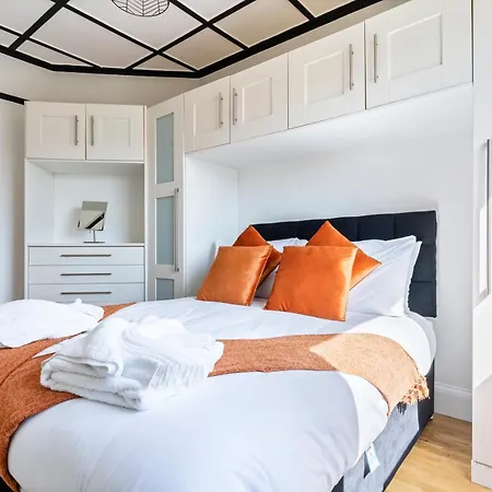 Heart Of Acton - Perfect For Large Groups Apartment London Exterior photo
