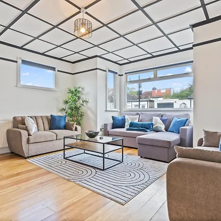Heart Of Acton - Perfect For Large Groups Apartment London Exterior photo