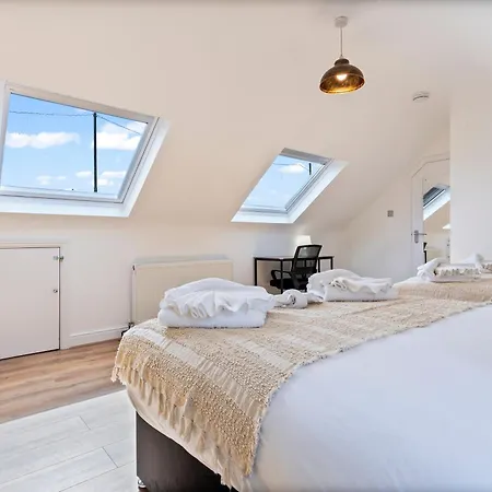 Heart Of Acton - Perfect For Large Groups Apartment London Exterior photo