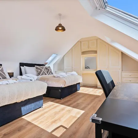 Heart Of Acton - Perfect For Large Groups Apartment London Exterior photo
